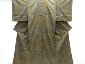 未使用品　仕立て上がり　松に金閣寺模様織り出し本場泥大島紬着物(9マルキ)